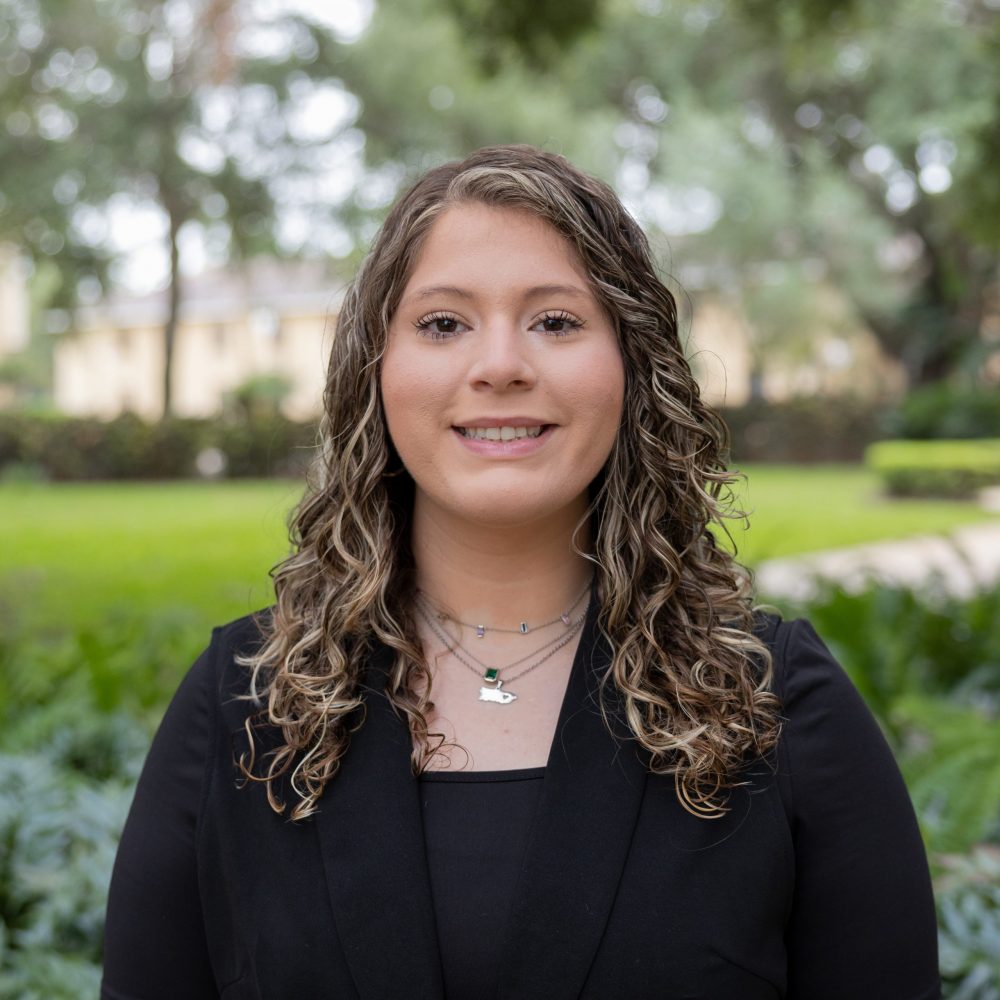 Angela Nunez Headshot